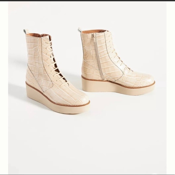 Anthropologie Lace-Up Stompy Platform Boots NEW IN BOX - Picture 3 of 10